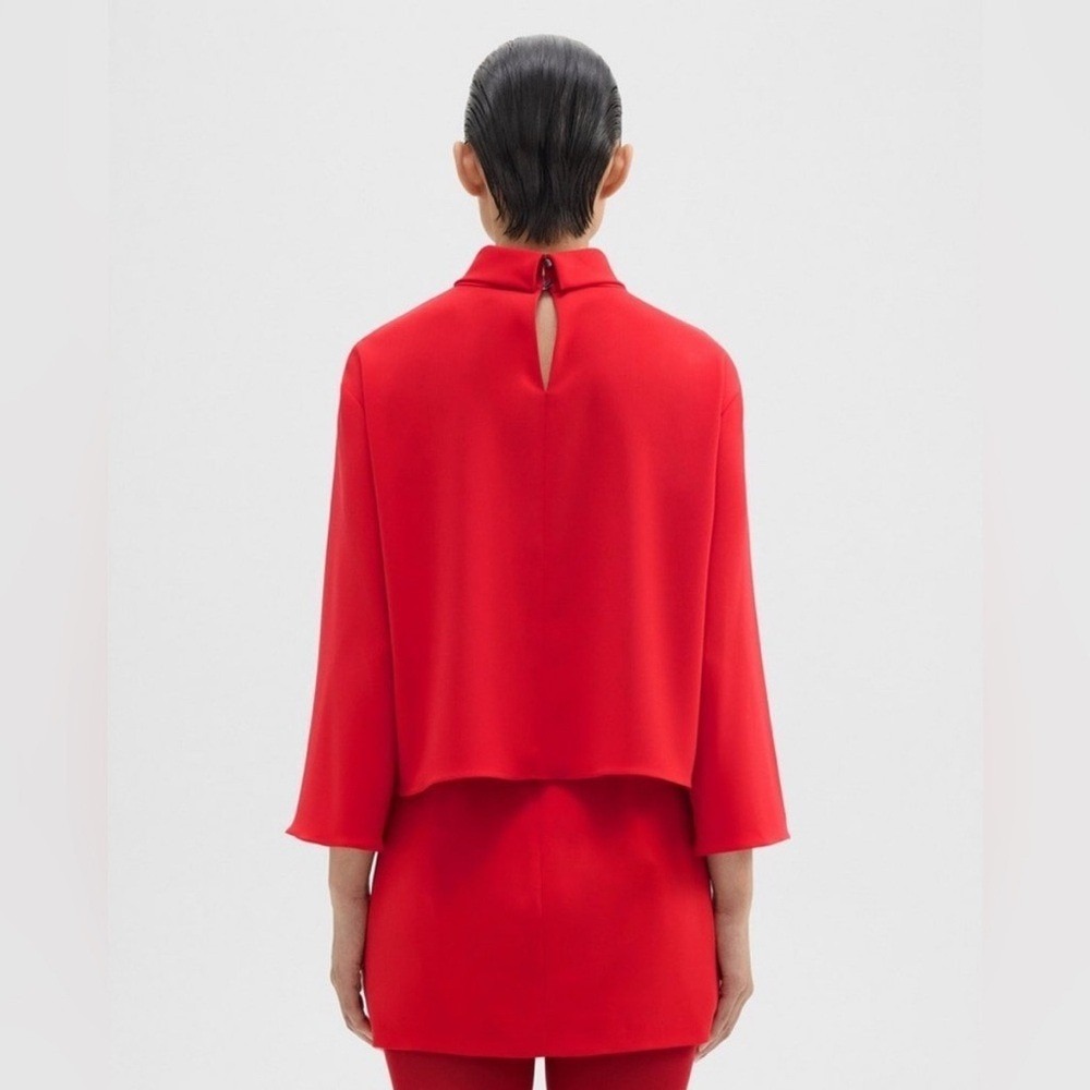 NWT Theory Admiral Crepe Roll Neck Flare Sleeve Boxy Keyhole Blouse Geranium Red - Picture 4 of 12